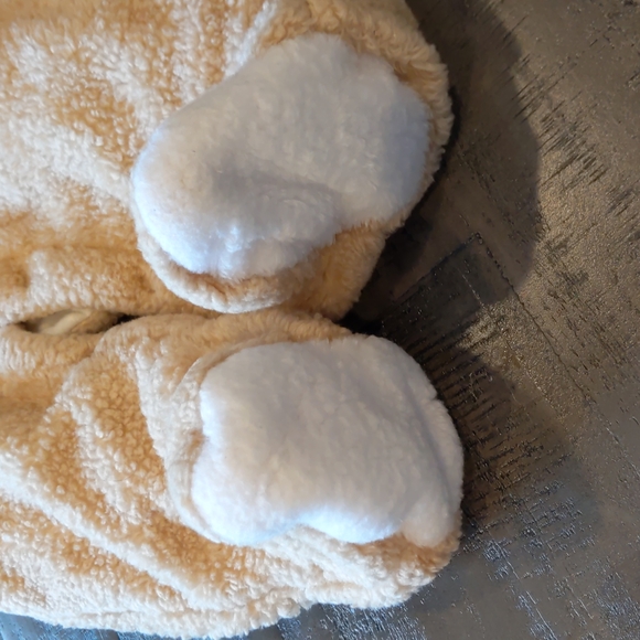 Plush baby bunting with hood - Picture 3 of 5